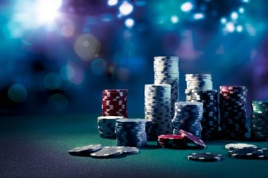 rokokbet togel live dealer table with multi-camera feed